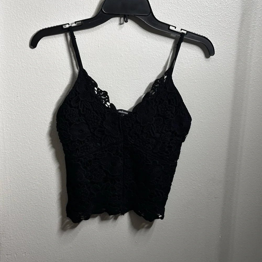Ambiance Women Black Crop Topβ Blouse Embroidered Size Small.